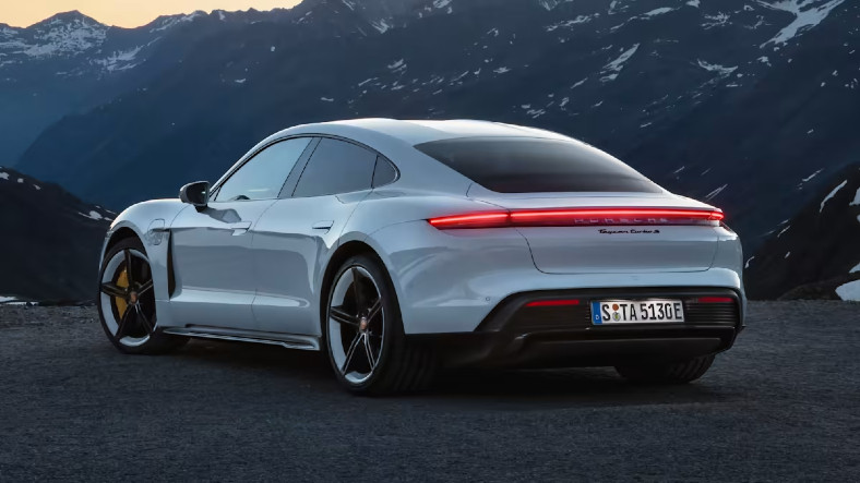 Porsche, Elektrikli Araba Fiyatlarını Daha da Yükseltecek