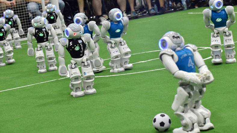 Robotların Futbol Oynadığı Farklı Müsabaka: RoboCup Nedir?