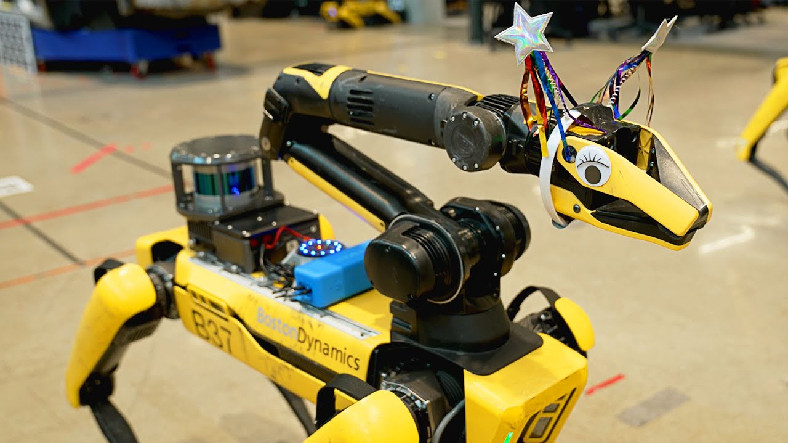 Boston Dynamics'in Dört Ayaklı Robotu Spot, Artık de Konuşmaya Başladı [Video]