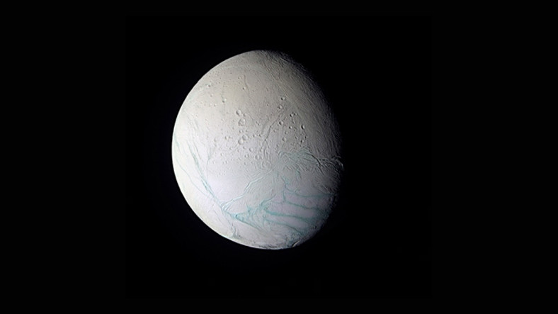 Satürn Uydusu Enceladus'ta Hayatın Yapı Taşlarından Biri Tespit Edildi